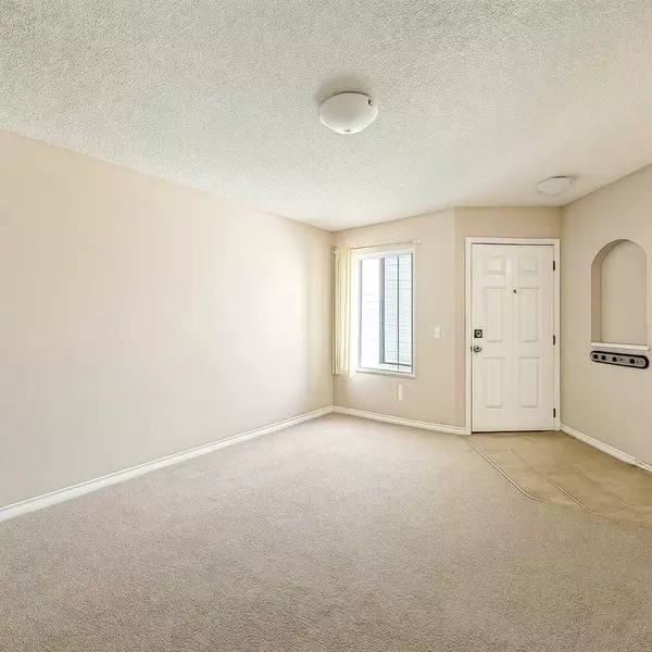 Okotoks, AB T1S 2M1,143 Cimarron Grove CIR