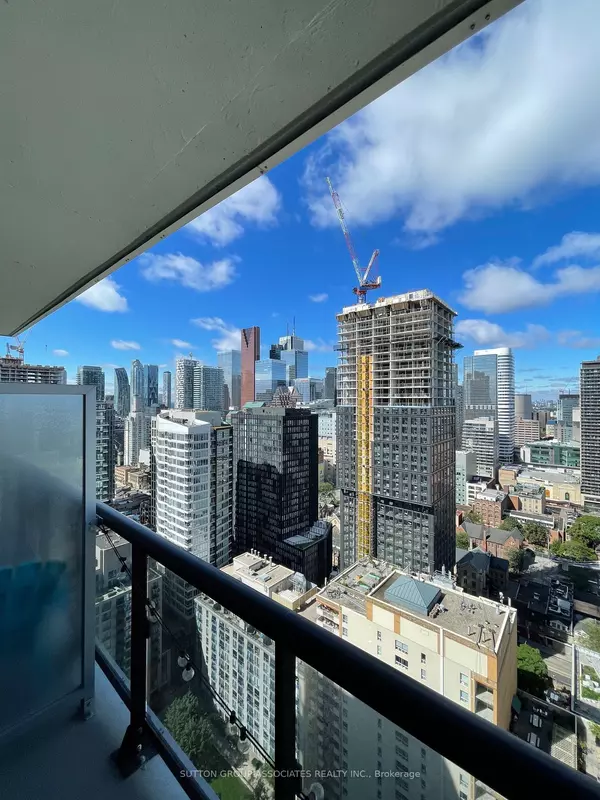 Toronto C08, ON M5B 2A9,77 Mutual ST #3107