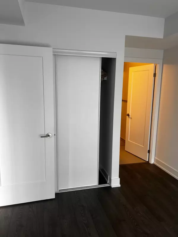 Oshawa, ON L1L 0R5,2550 Simcoe ST N #909