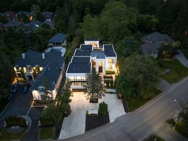 513 Rougemount DR, Pickering, ON L1W 2B8