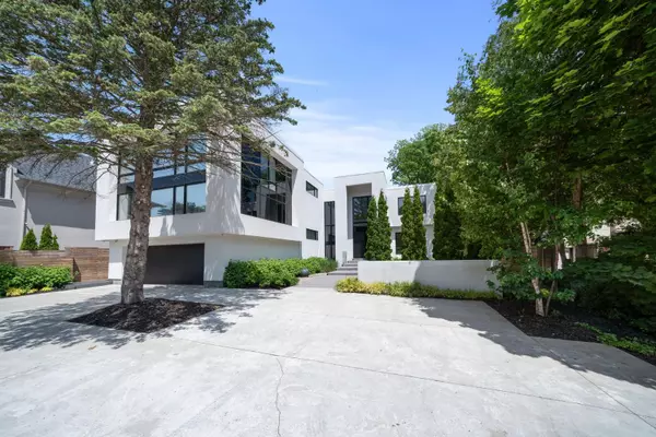 Pickering, ON L1W 2B8,513 Rougemount DR