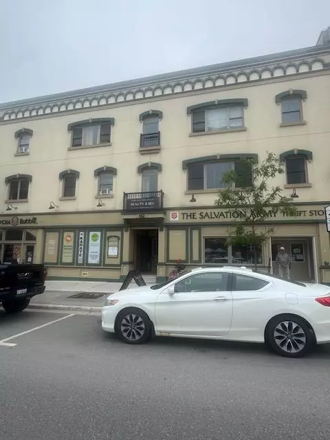 Orangeville, ON L9W 1K3,162 Broadway N/A #16