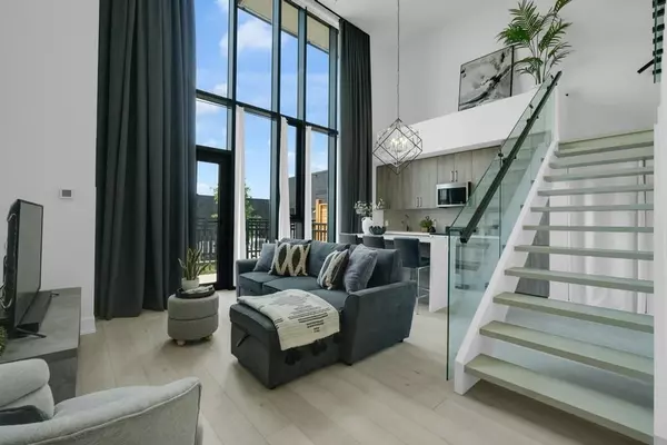 Oakville, ON L6M 5P6,2450 Old Bronte RD #101