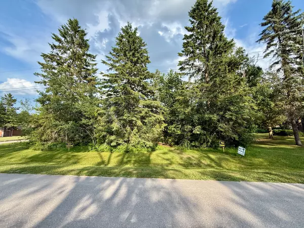 90/92 Pinewood BLVD, Kawartha Lakes, ON K0M 2T0