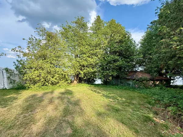 Kawartha Lakes, ON K0M 2T0,90/92 Pinewood BLVD