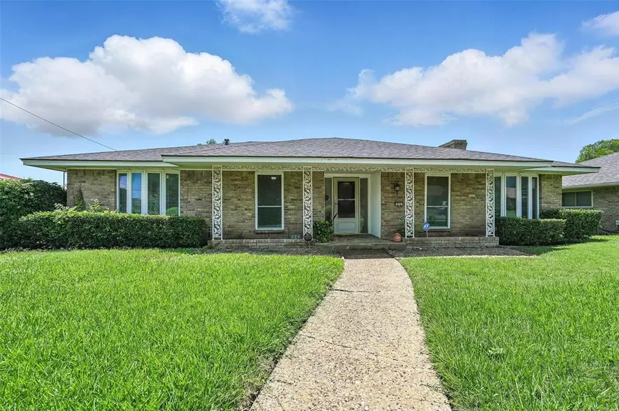 826 E Cherry Street, Duncanville, TX 75116