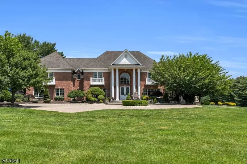 3 Colts Gait Ln, Colts Neck Twp., NJ 07722
