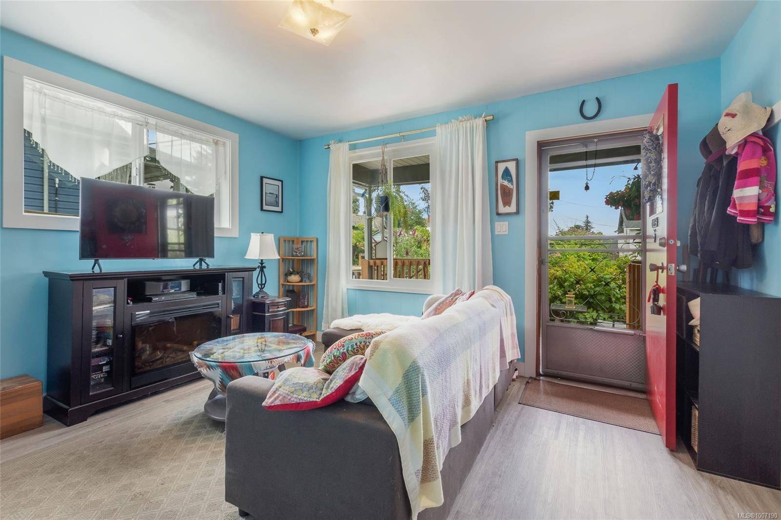 Chemainus, BC V0R 1K1,2944 Pine St