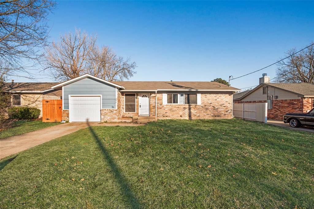 506 Lois Street, Aubrey, TX 76227