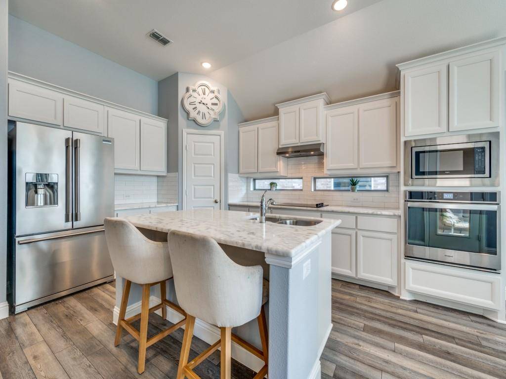 1019 Eastland Lane, Aubrey, TX 76227