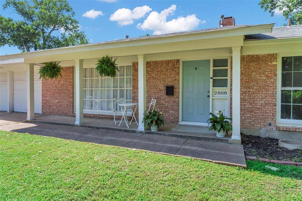 2808 Wren Avenue, Fort Worth, TX 76133
