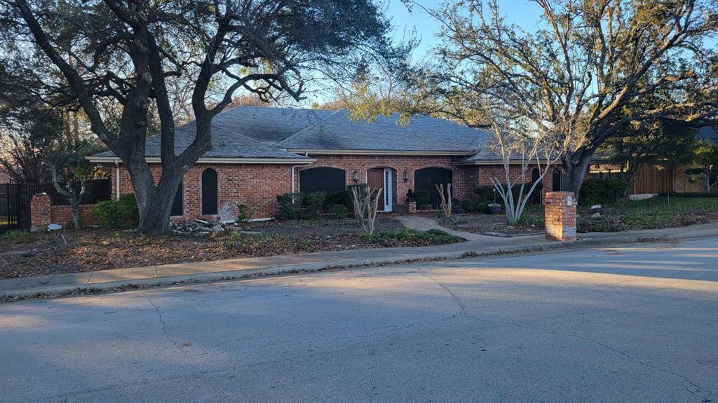 1333 Thunderbrook Drive, Desoto, TX 75115