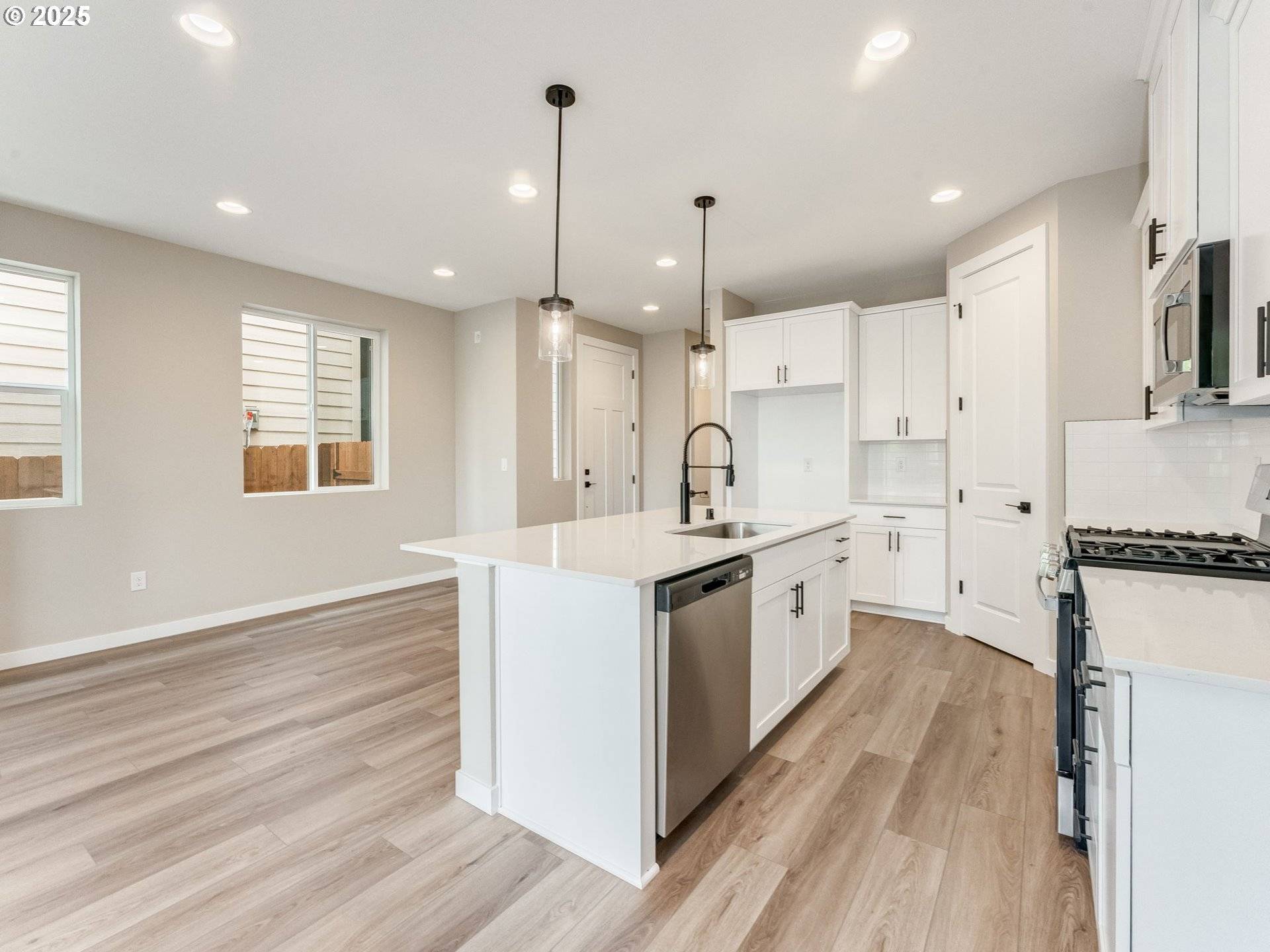 Ridgefield, WA 98642,728 NW 178TH WAY