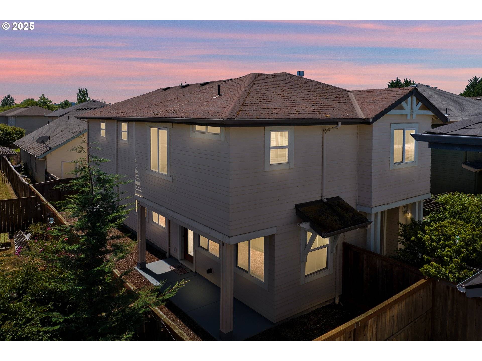 1649 RILEY LN, Eugene, OR 97402