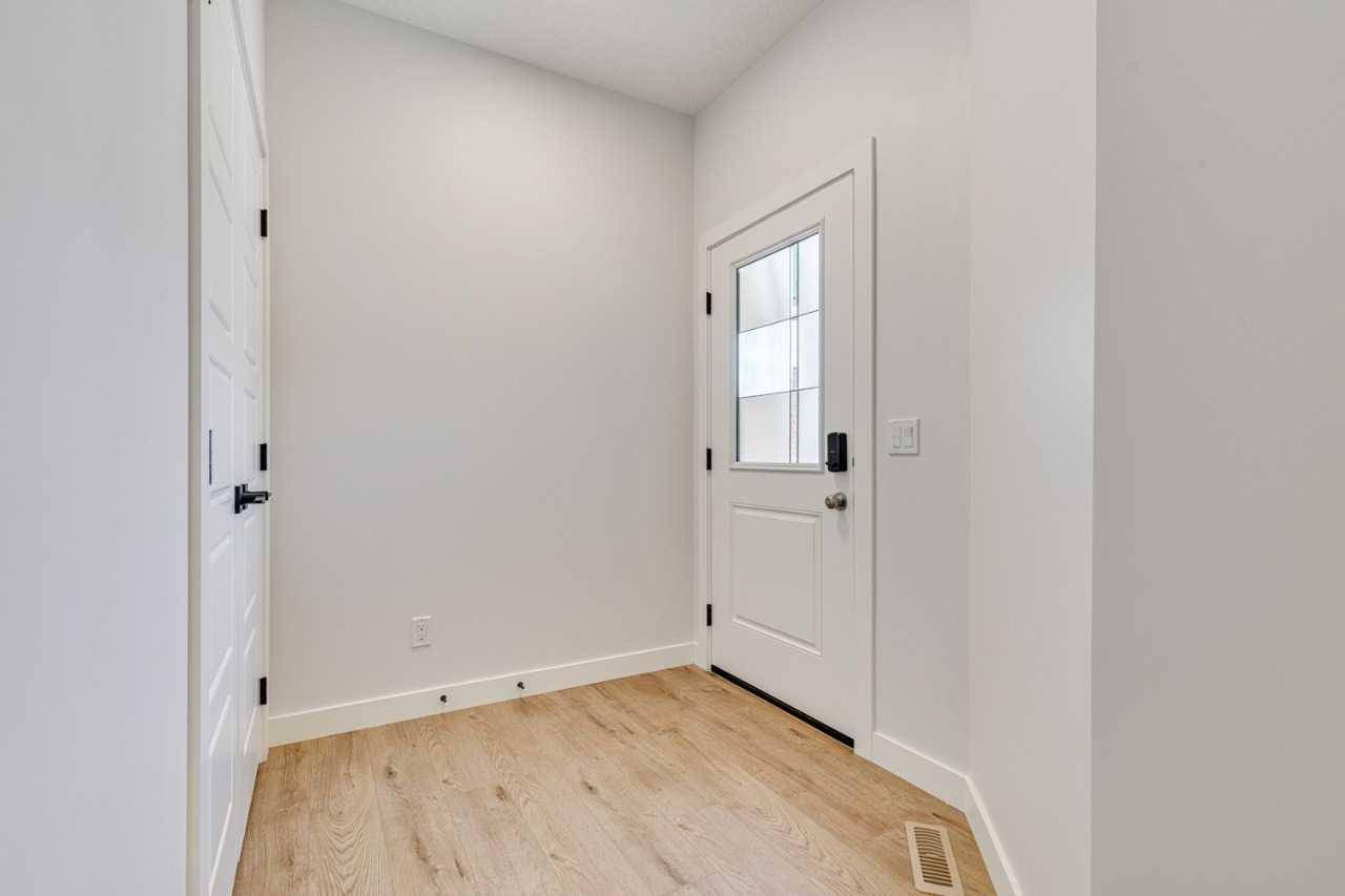 Calgary, AB T3S0J9,350 Hotchkiss MNR Southeast