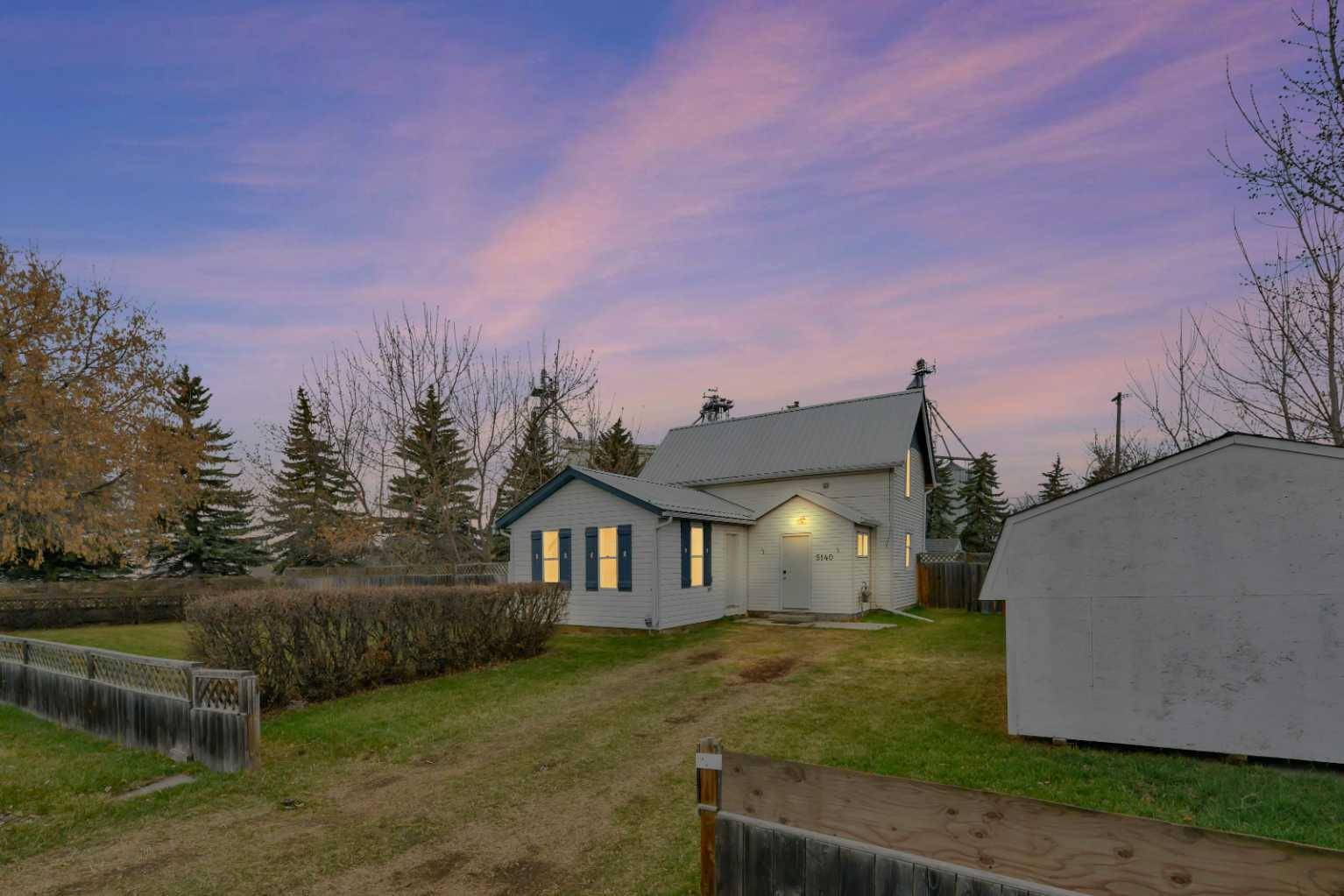 Innisfail, AB T4G 1L8,5140 48 ST
