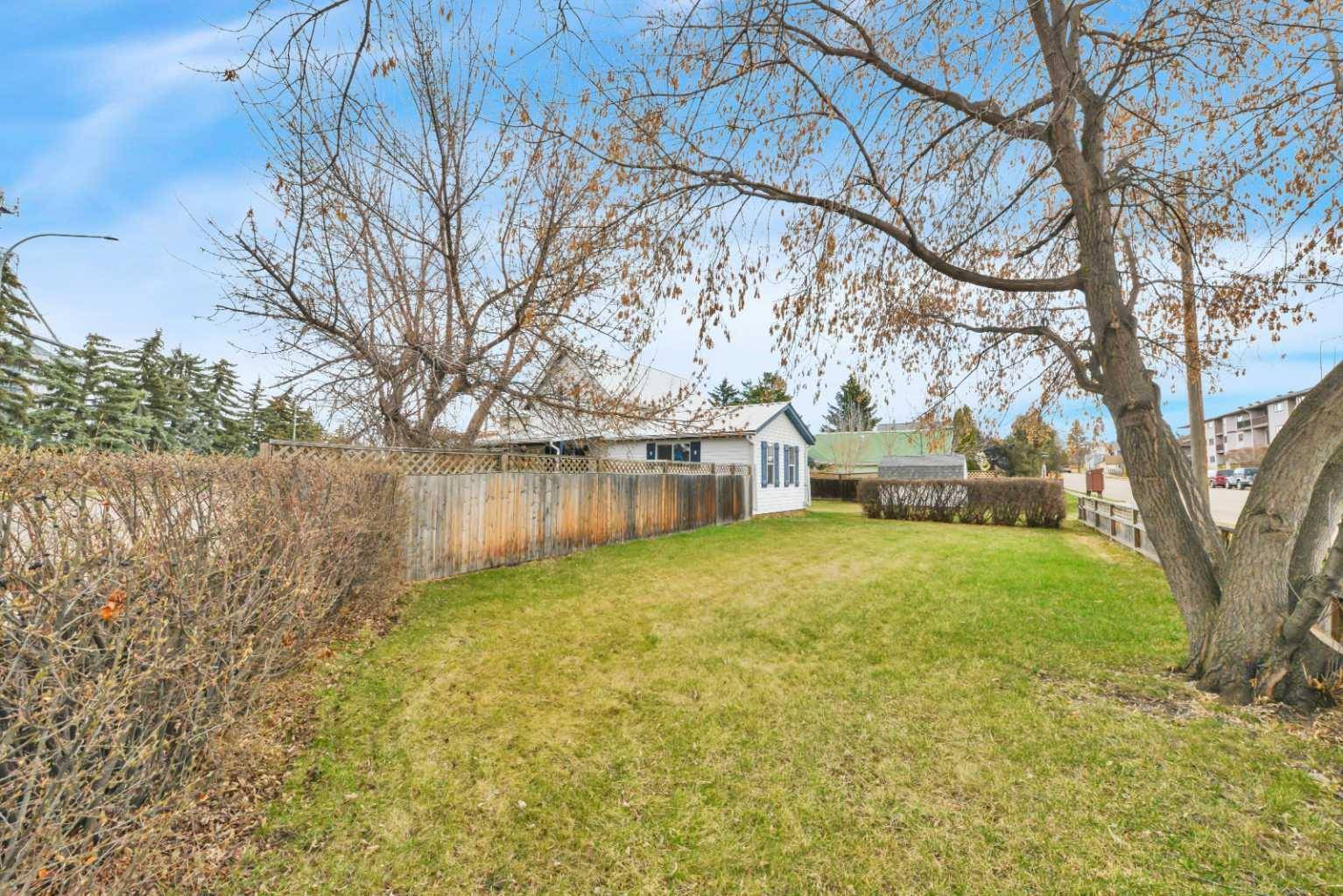 Innisfail, AB T4G 1L8,5140 48 ST