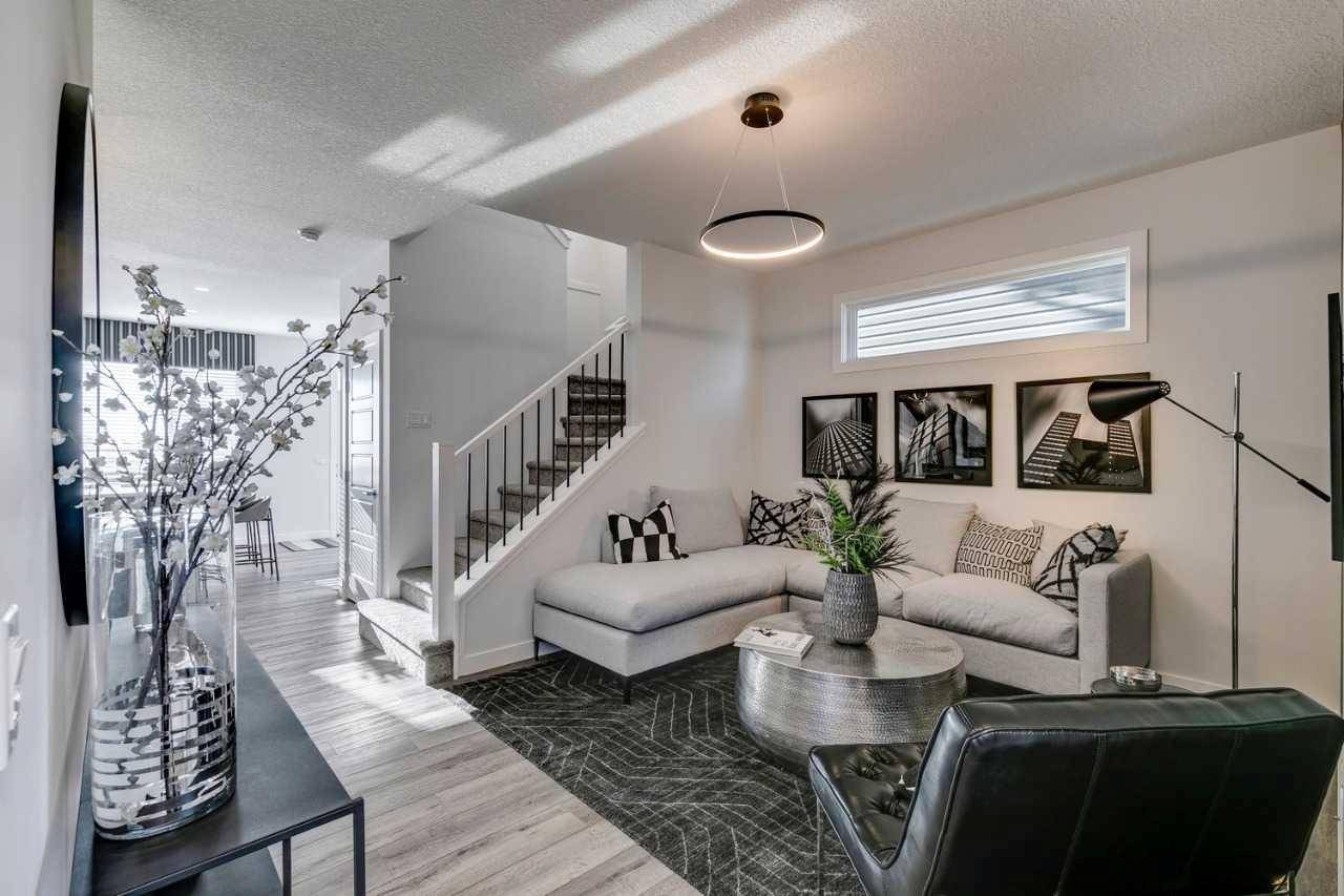 Calgary, AB T3M3Z2,632 Buffaloberry MNR SE