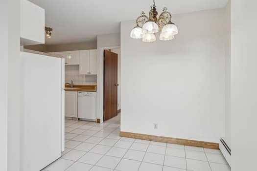 Calgary, AB T2M 0S8,1107 15 AVE Southwest #904