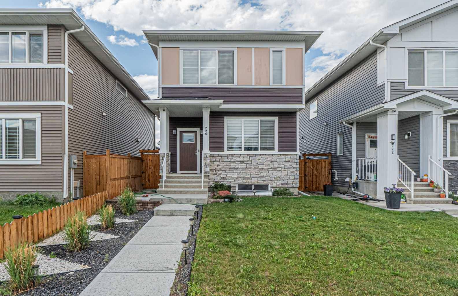 226 Chelsea Heath, Chestermere, AB T1X 1Z5