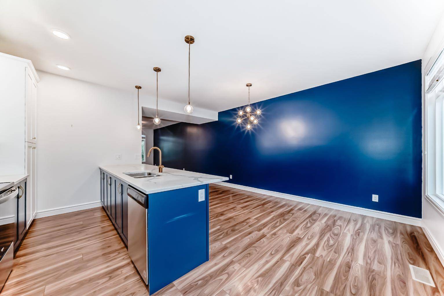 Cochrane, AB T4C2S5,208 Clydesdale AVE