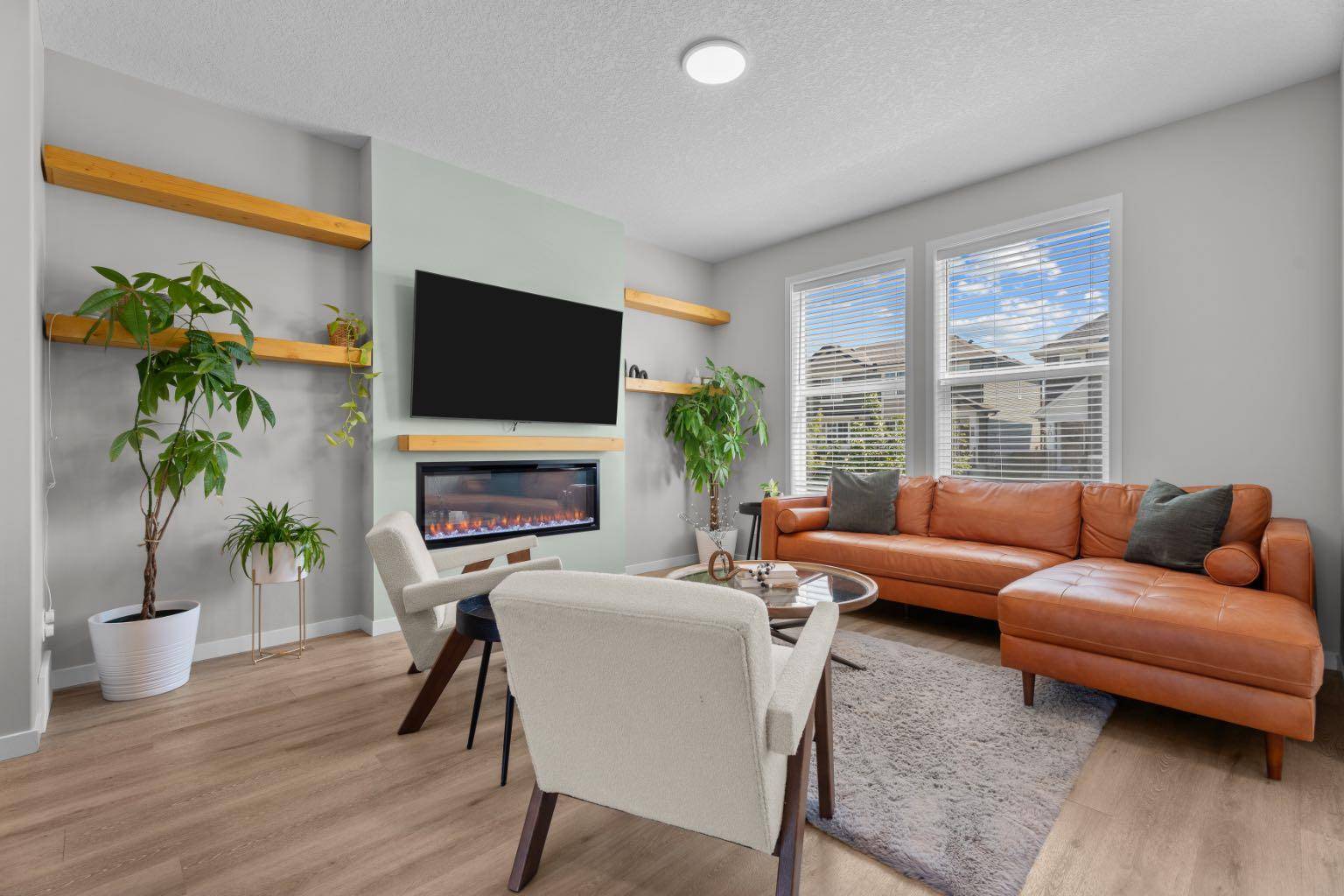 Okotoks, AB T1S5T9,67 Wolf Gate