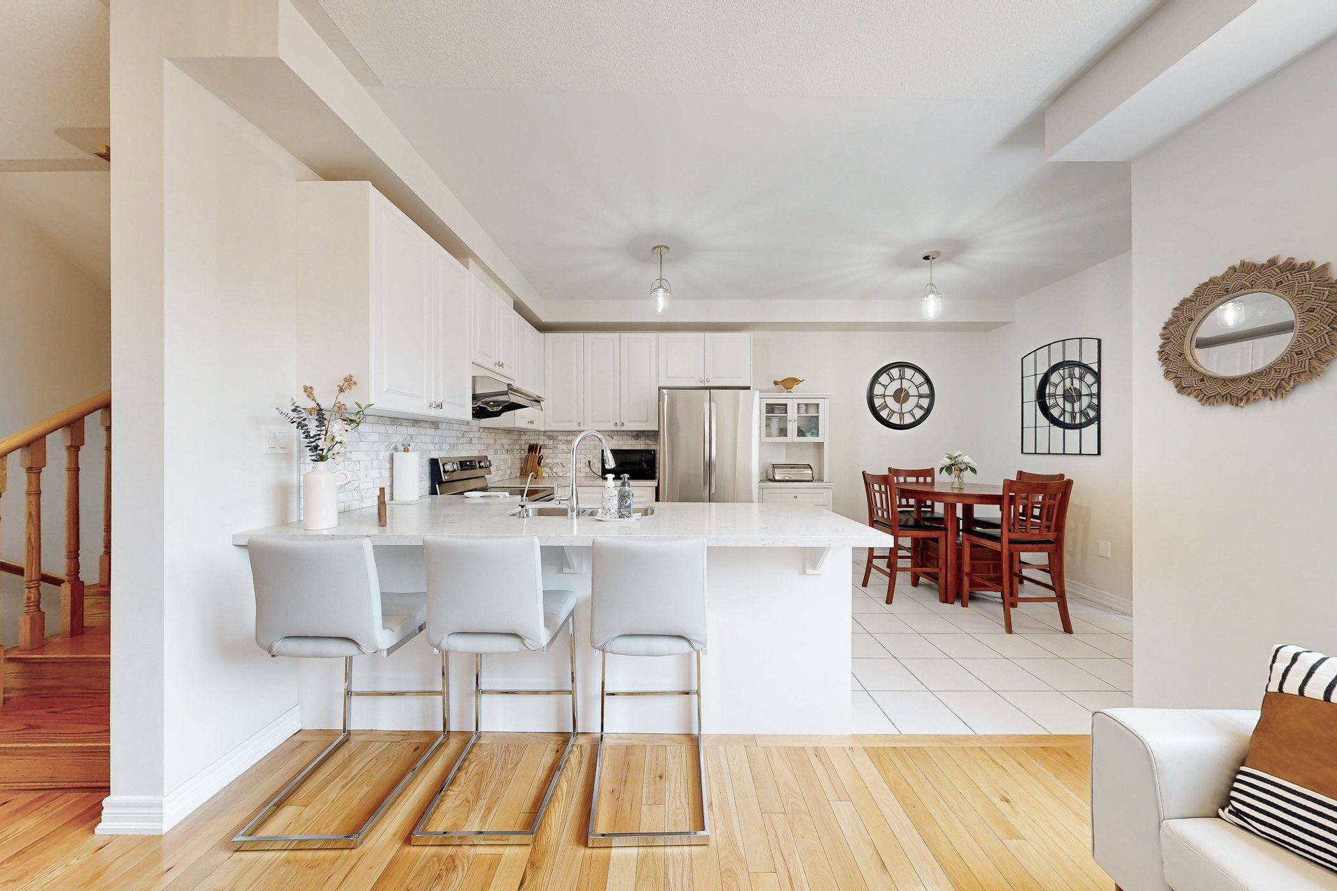 144 Coronation RD, Whitby, ON L1P 0H1