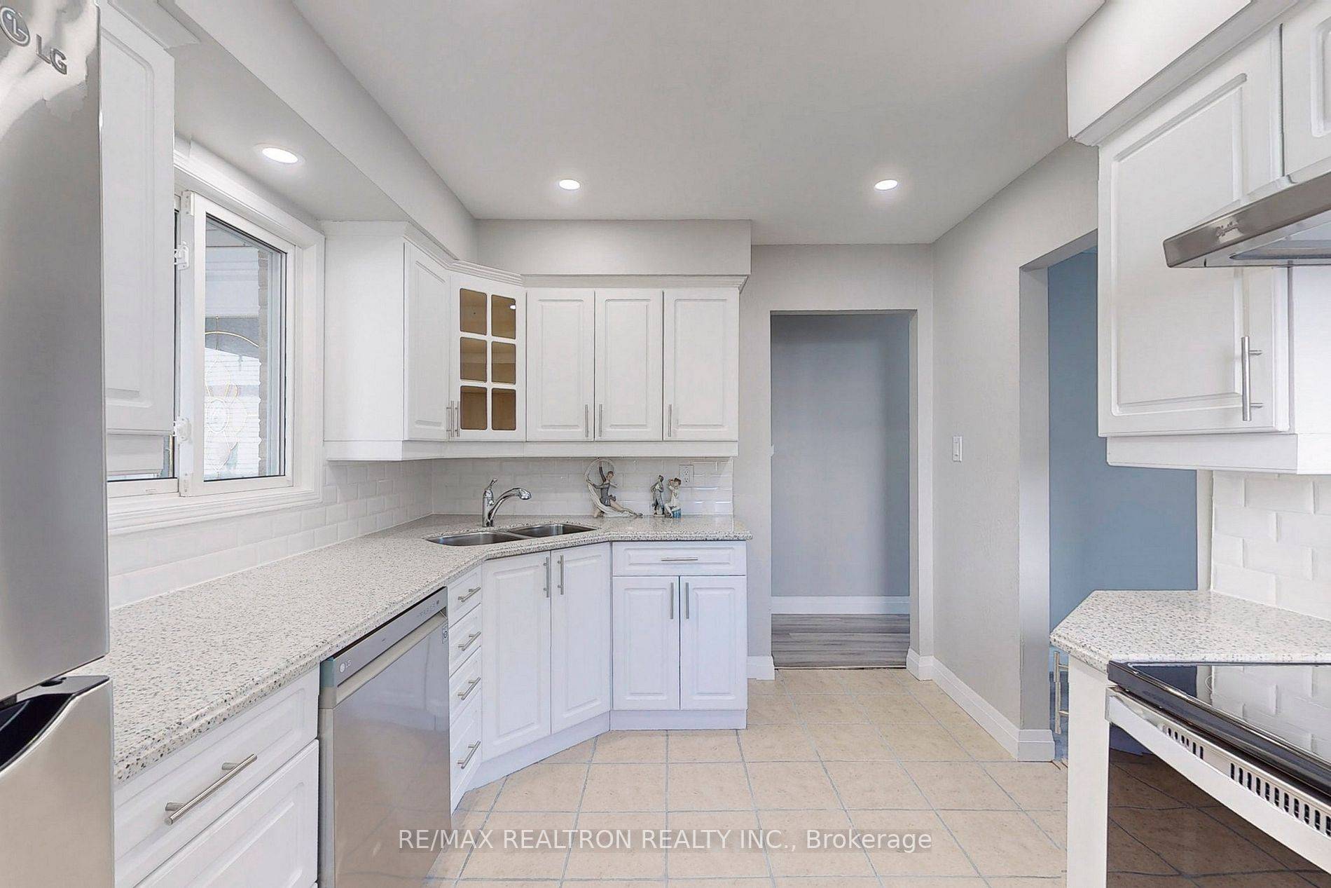 Oshawa, ON L1J 6K9,338 Limerick ST