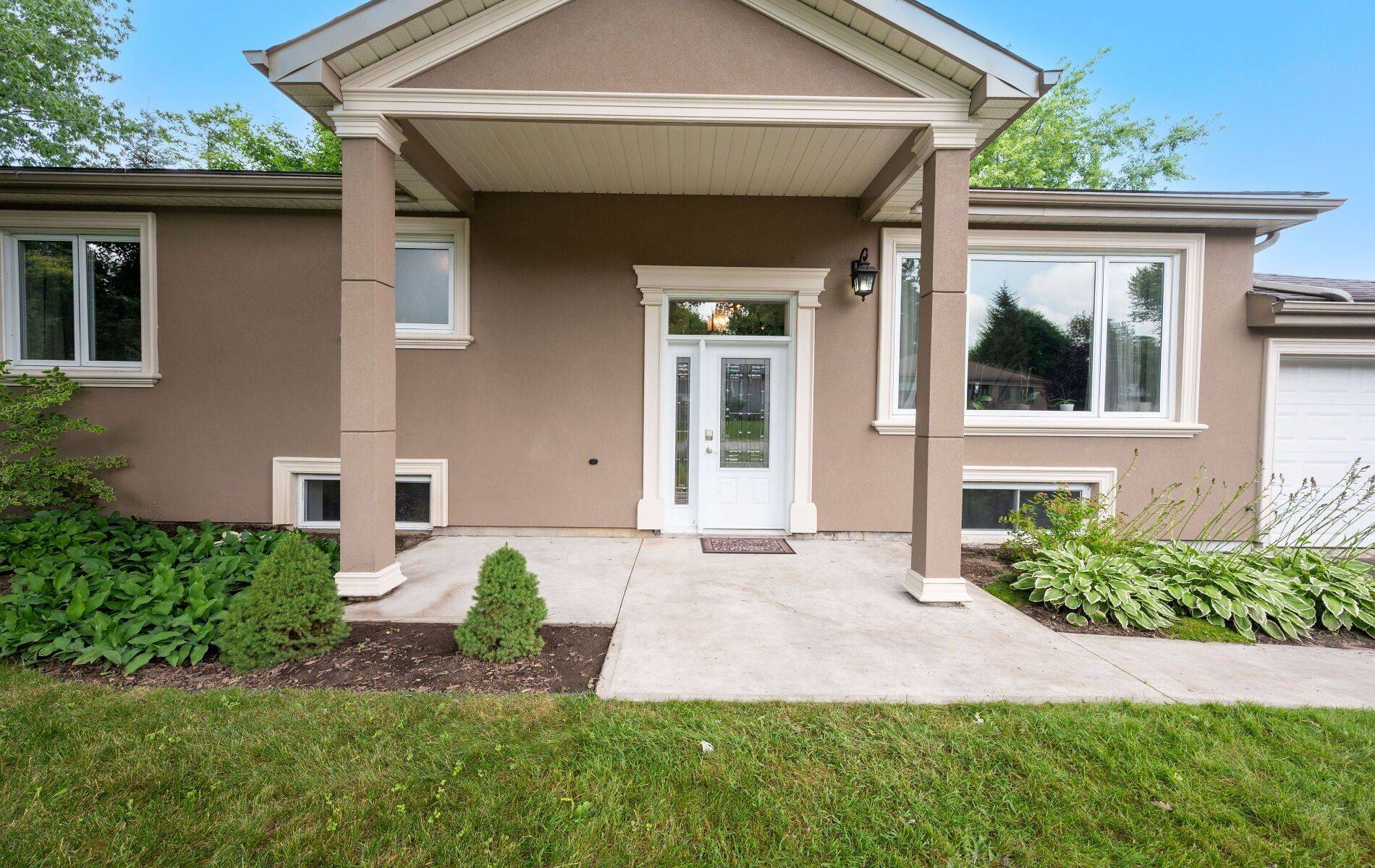 New Tecumseth, ON L9R 1M7,46 WILLIAM ST