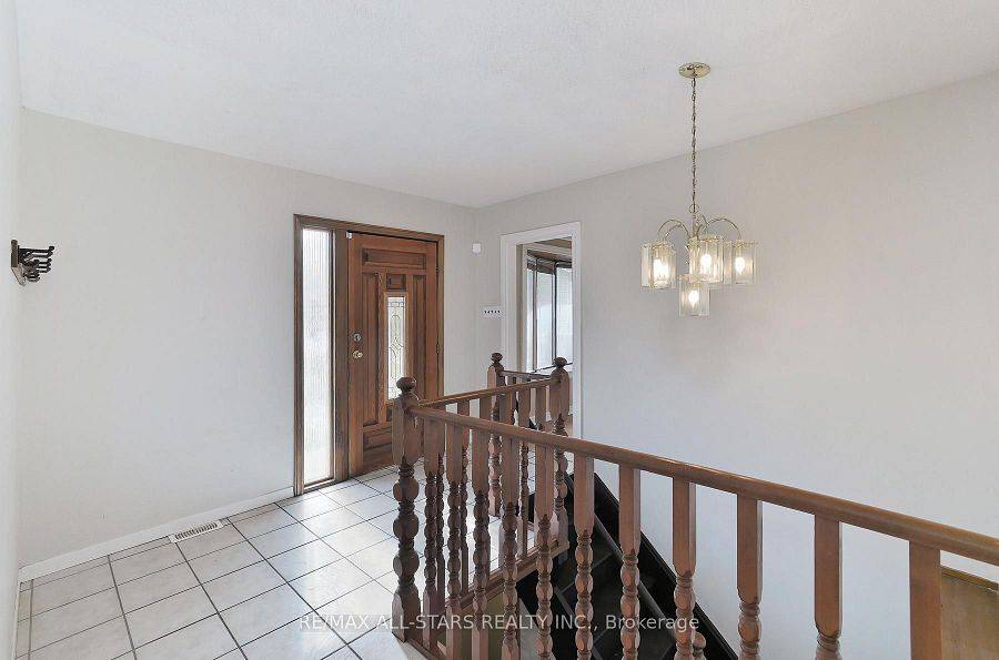 Georgina, ON L4P 2S9,164 Bayview AVE