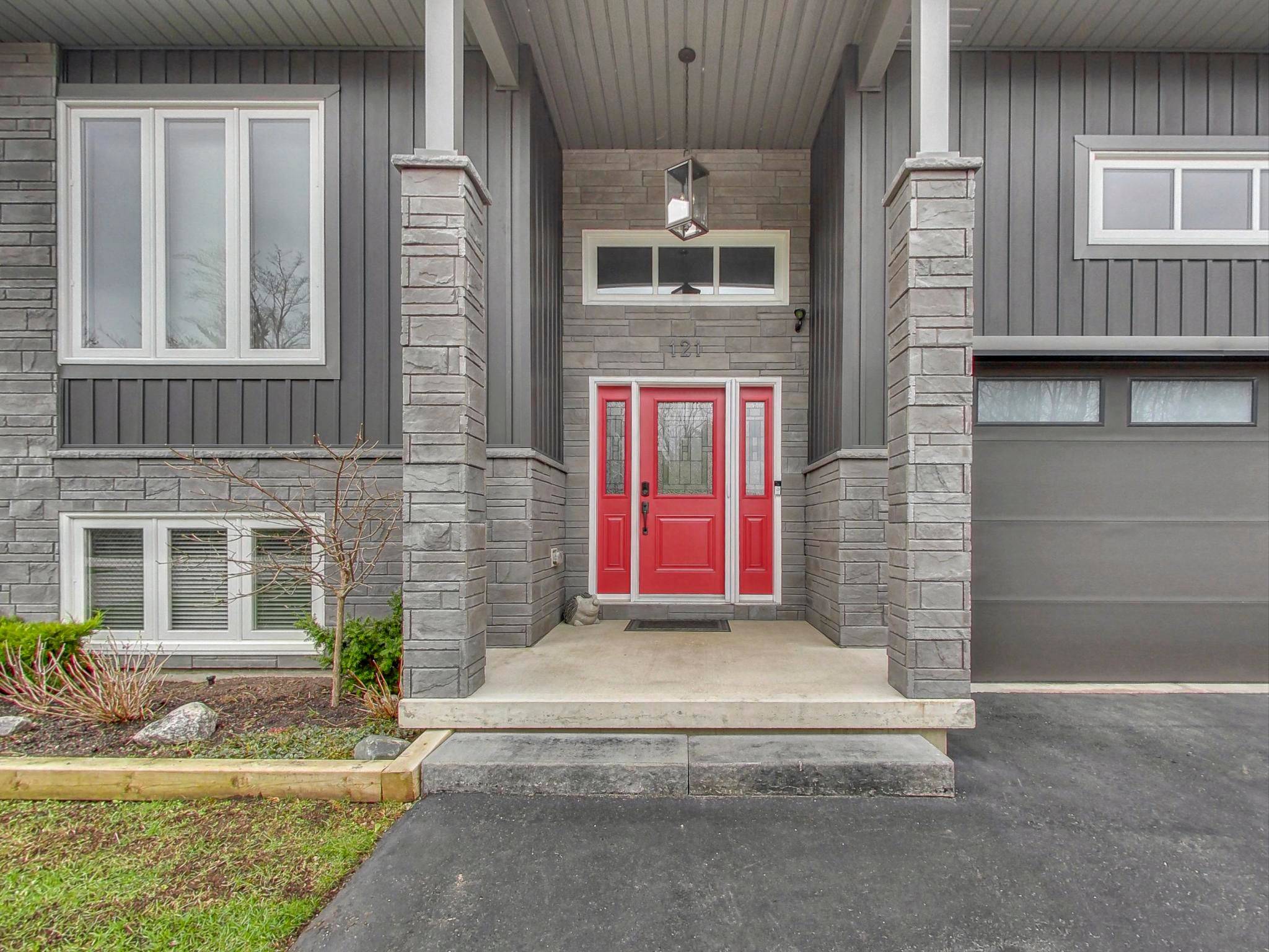 Wasaga Beach, ON L9Z 2Z2,121 Lily DR
