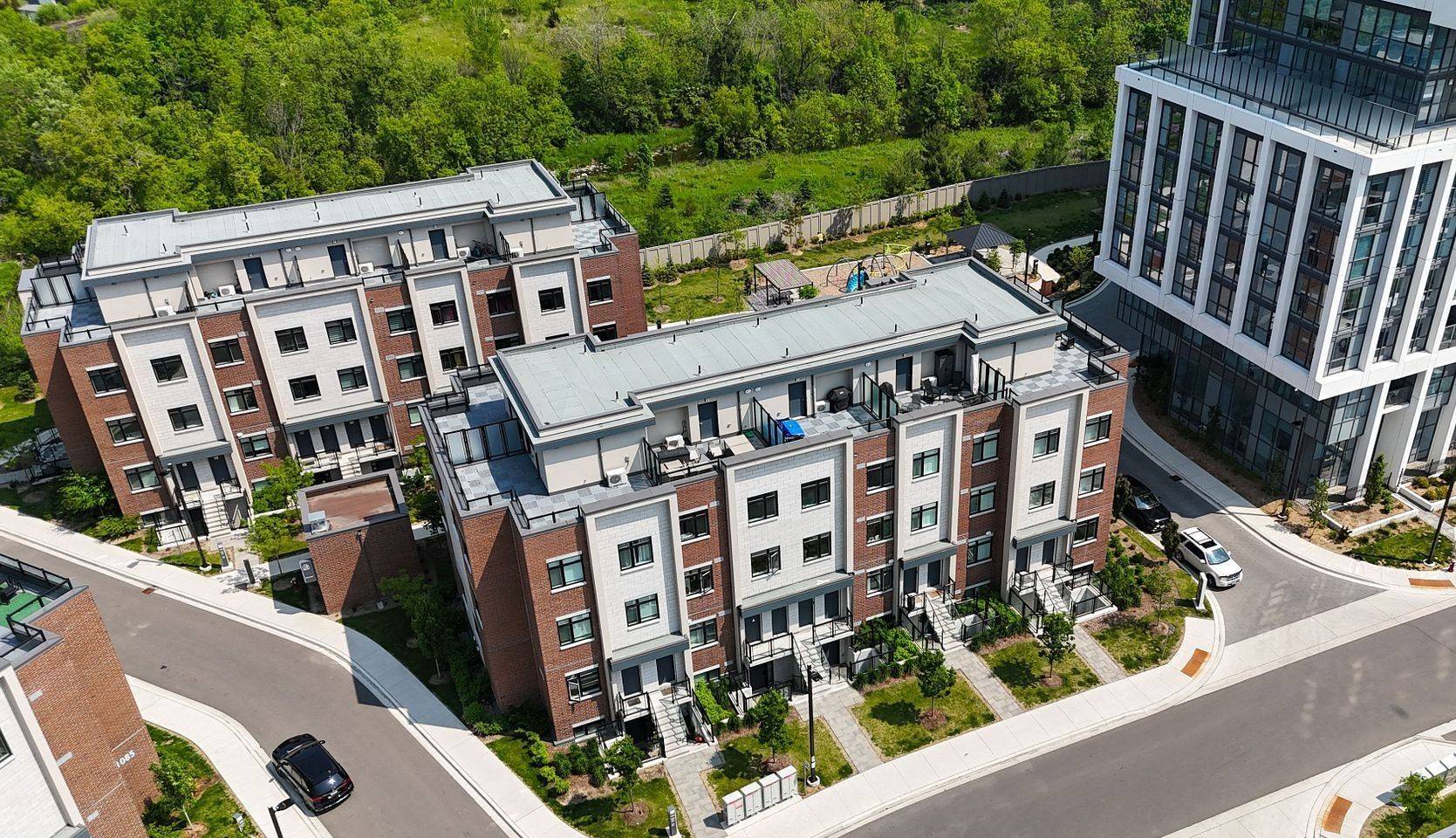 Mississauga, ON L5G 0C6,1095 Douglas Mccurdy Comm DR #255