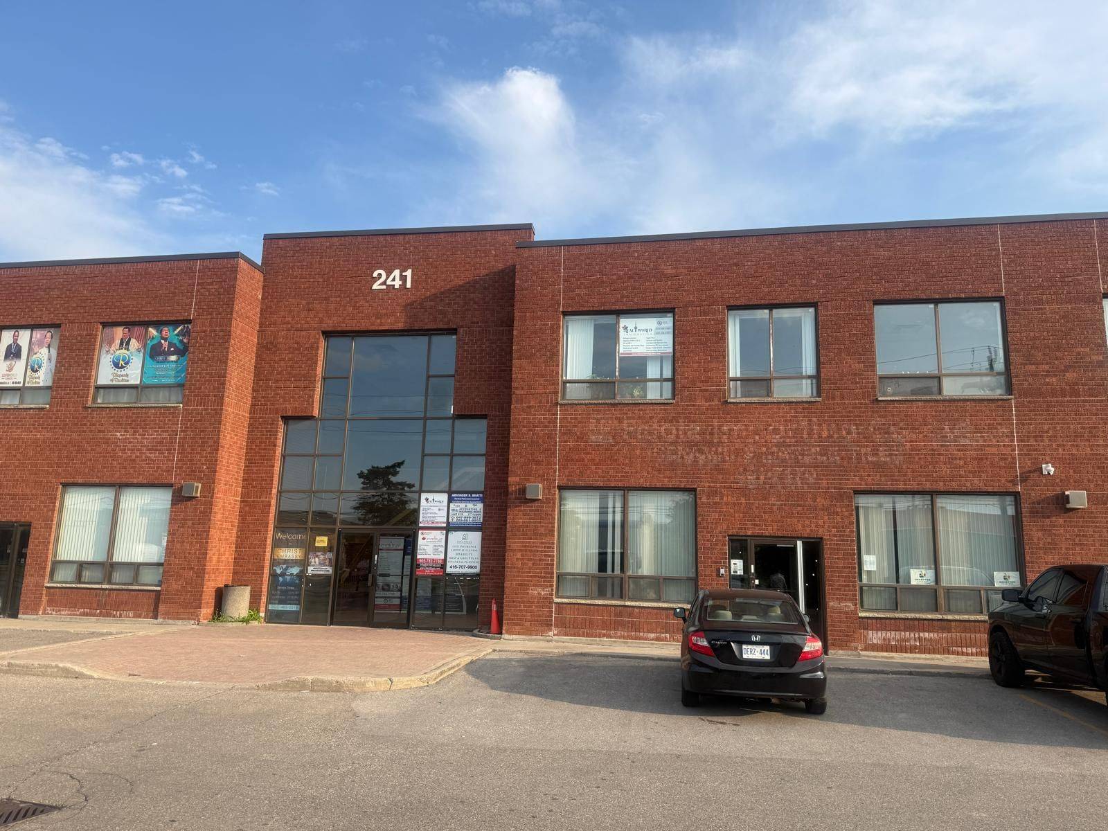 241 Clarence ST #27C, Brampton, ON L6W 4P2