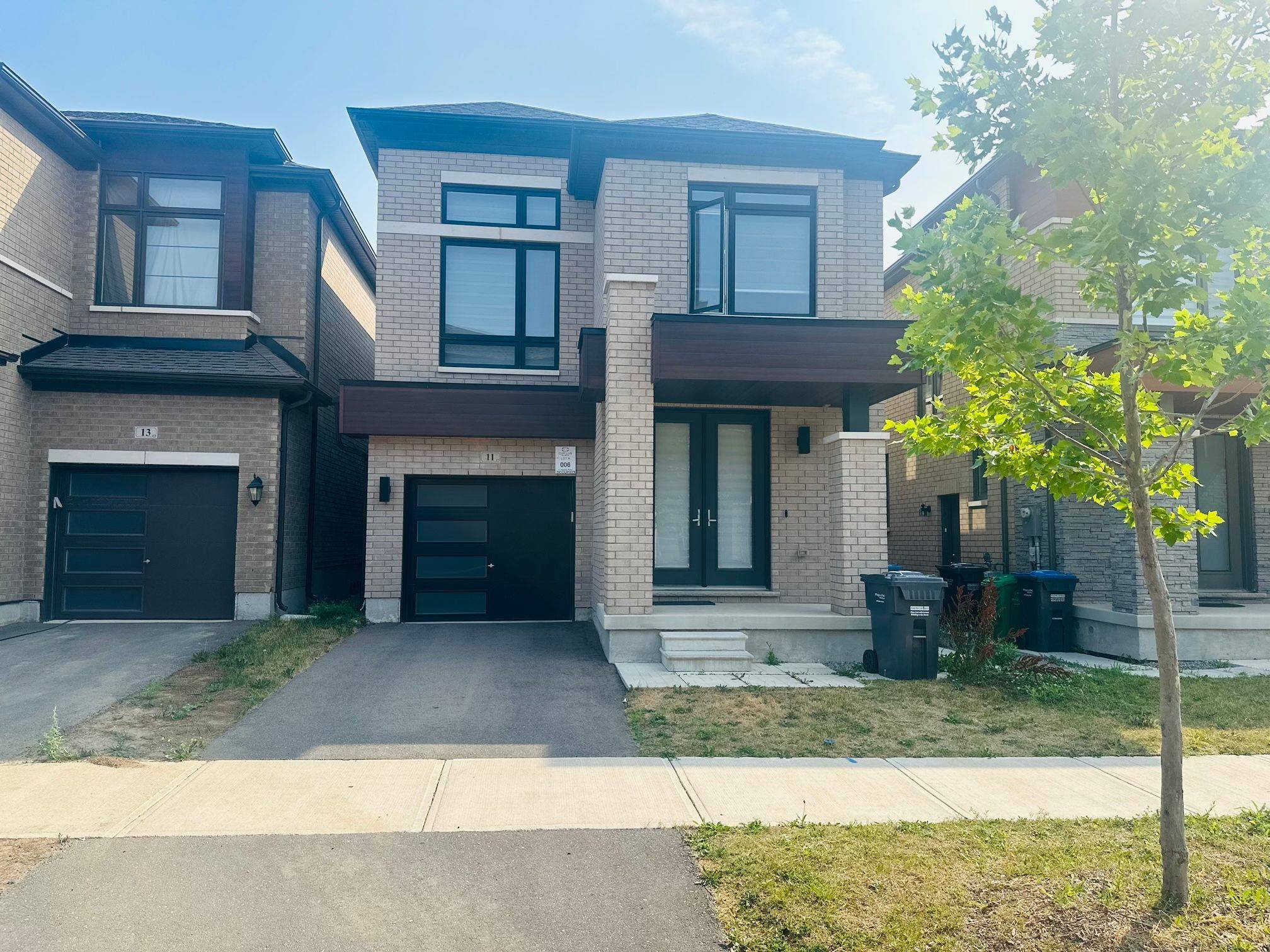 11 Haydrop RD, Brampton, ON L6P 4P3