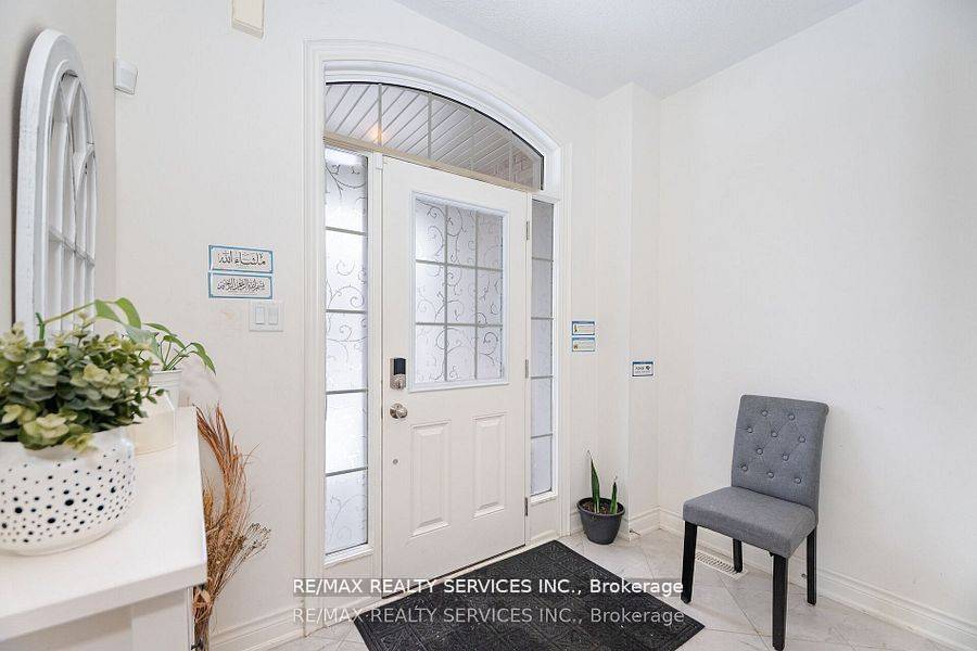 Brampton, ON L6Y 6C7,7 Lady Evelyn CRES