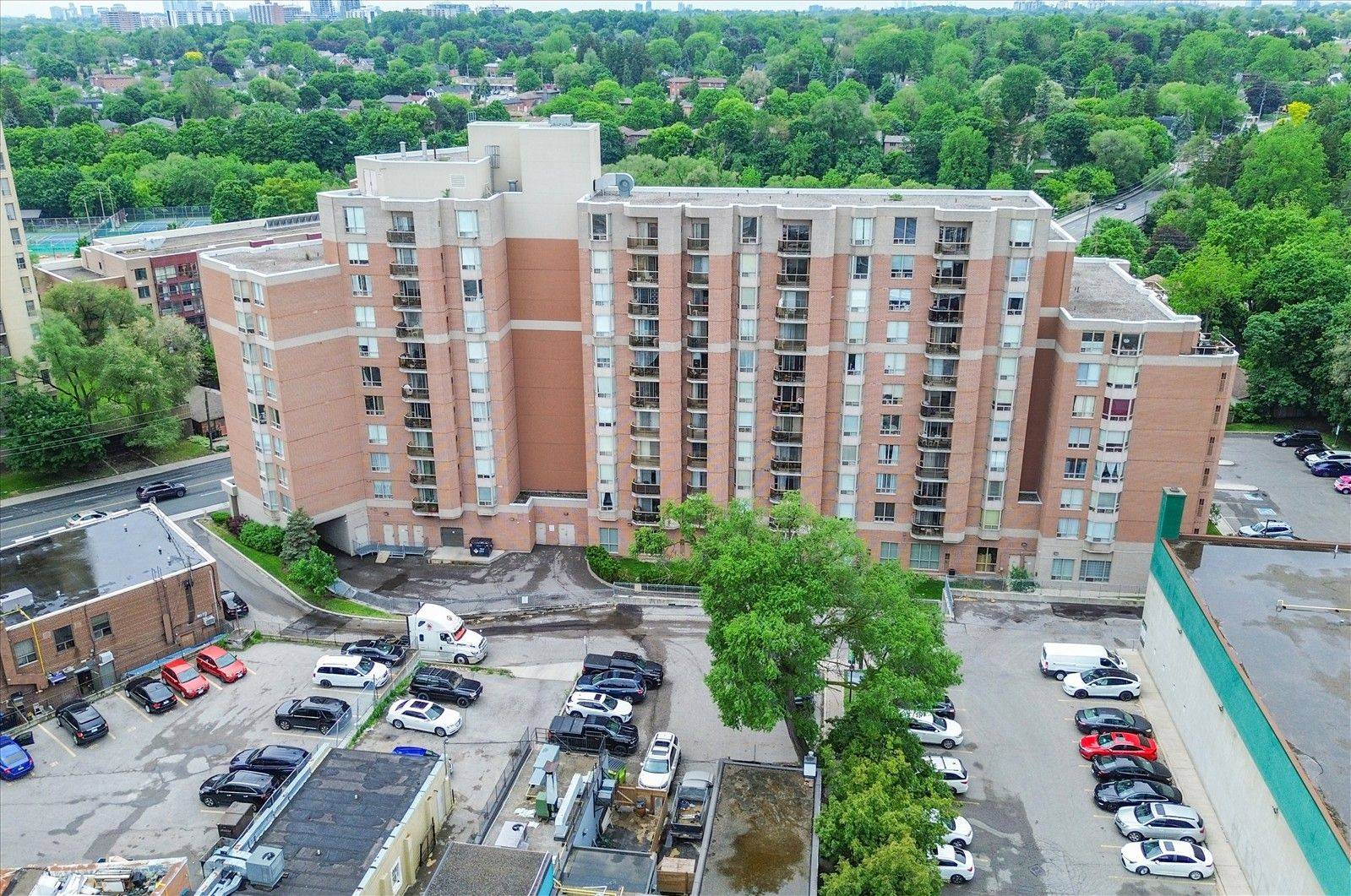 Toronto W04, ON M9N 3Z9,2088 Lawrence AVE W #515
