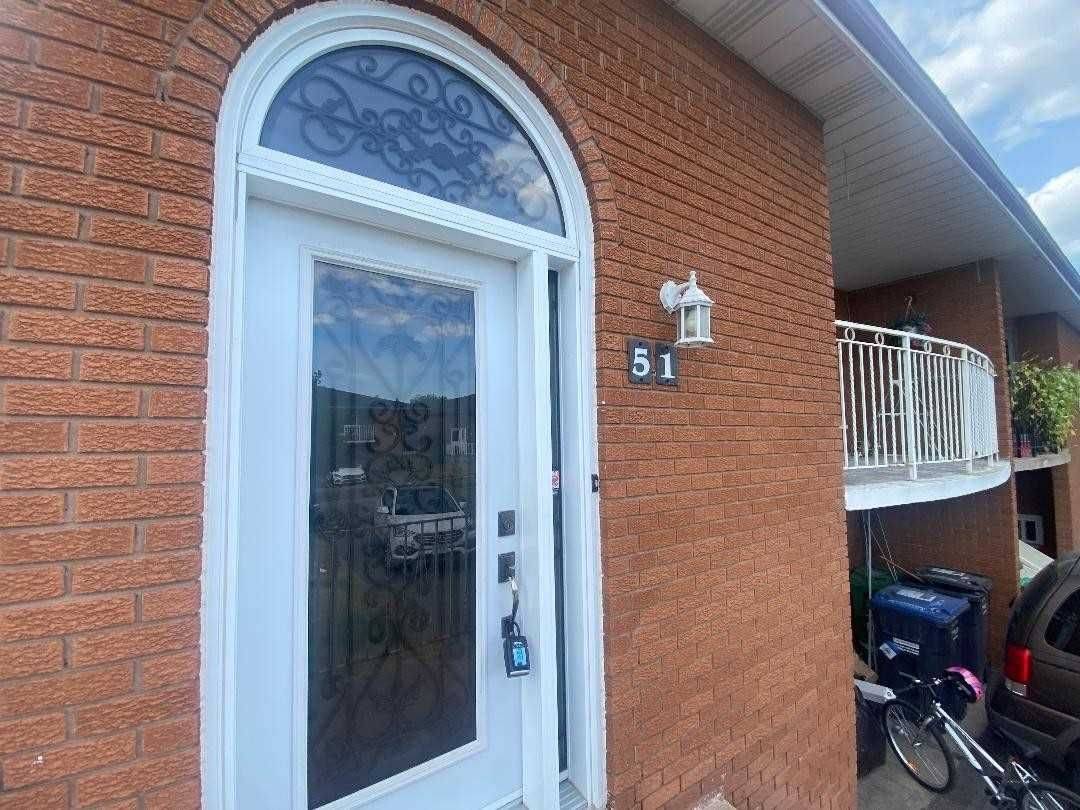 51 Jellicoe CRES, Brampton, ON L6S 3H7