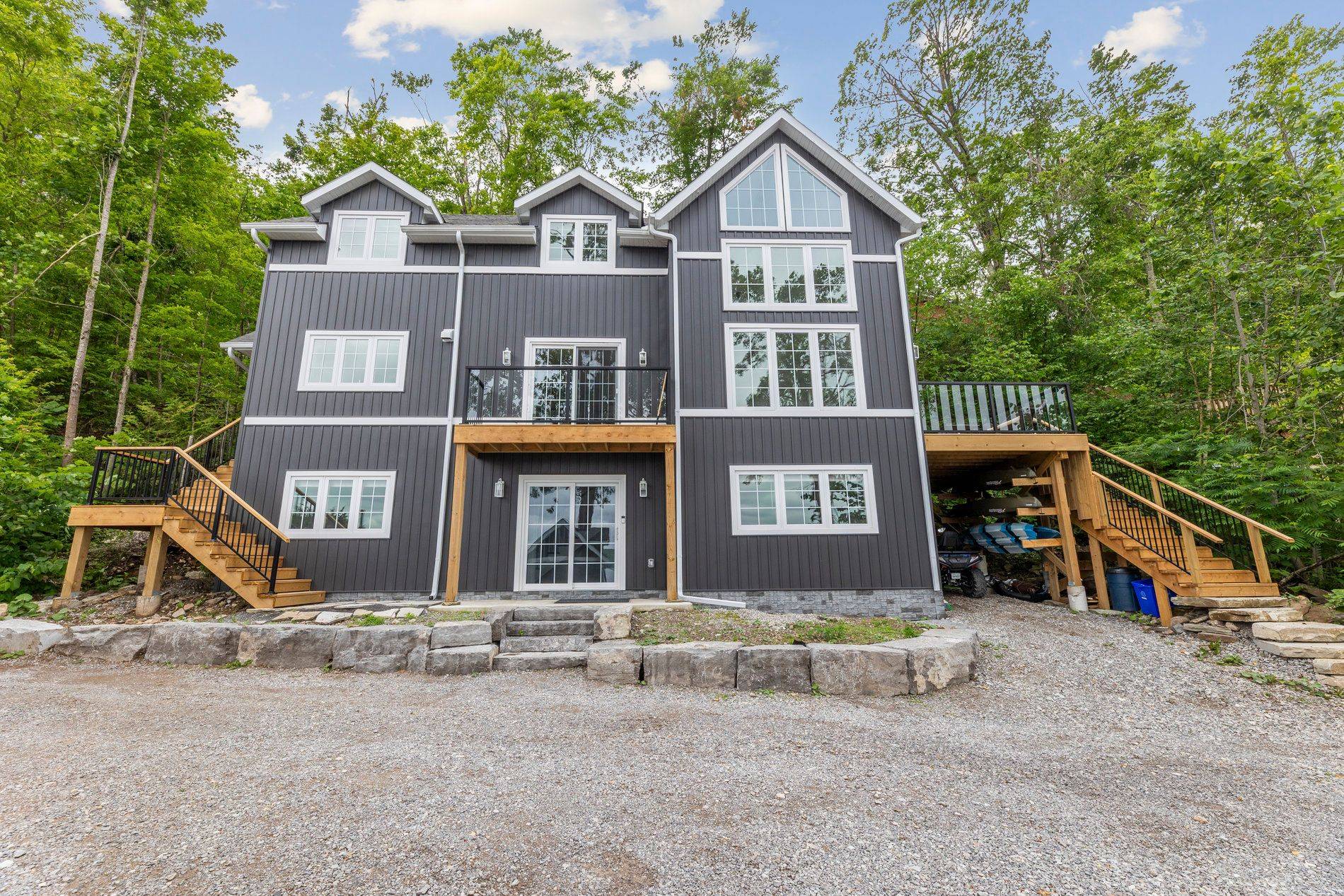 2402 Victoria Springs LN E, Selwyn, ON K0L 2H0