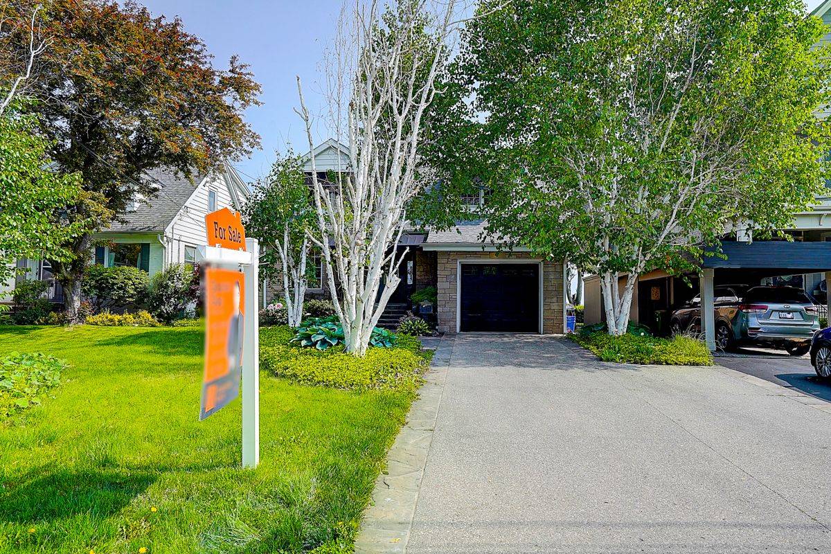Hamilton, ON L9A 1A1,37 Mountain Park AVE