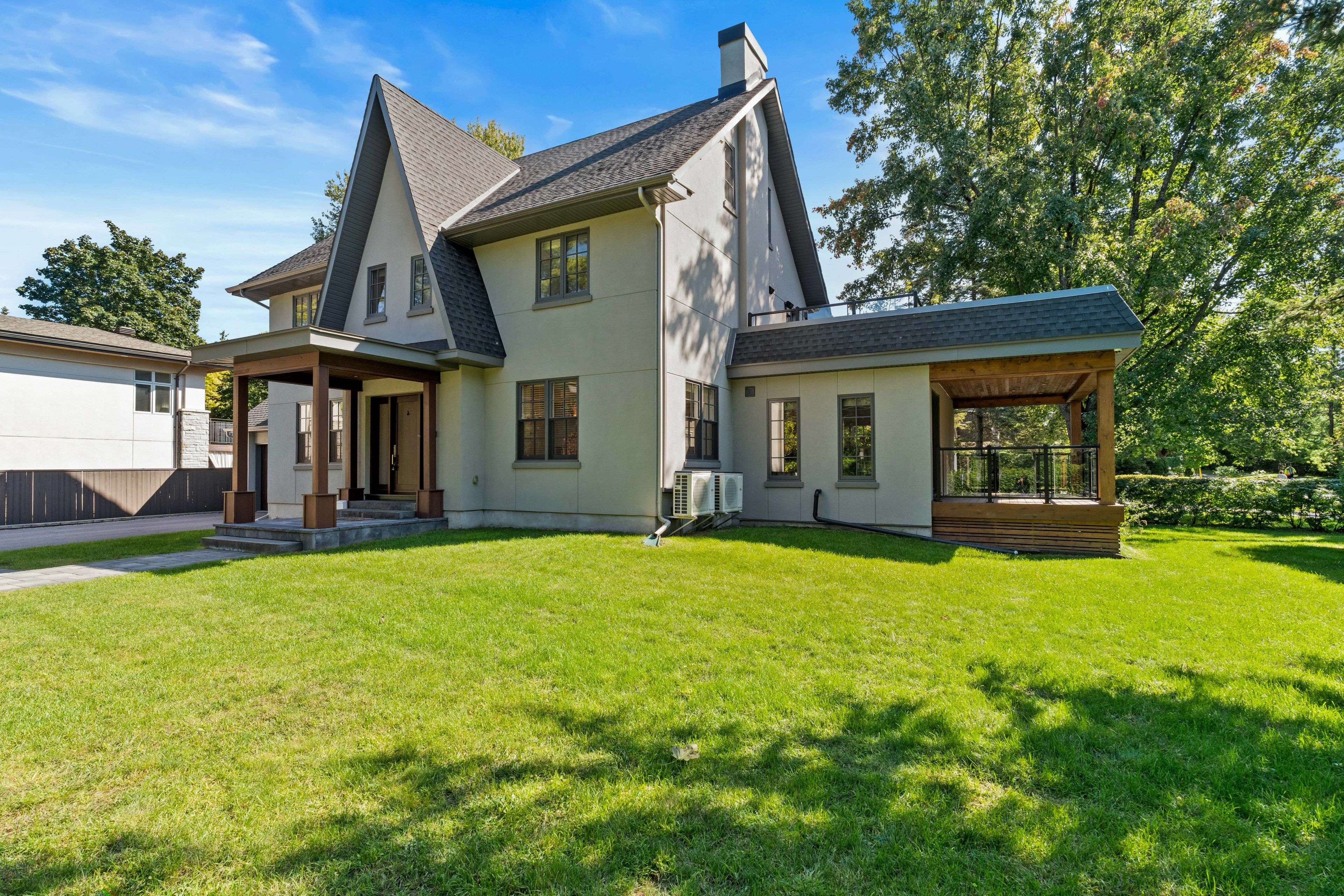 320 Hillcrest RD, Rockcliffe Park, ON K1M 0J6