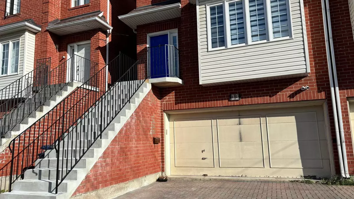 Toronto E07, ON M1S 2C8,33 Rural AVE