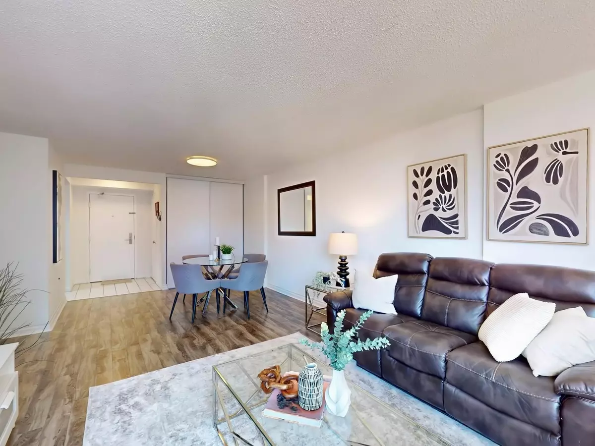 Mississauga, ON L5B 3Y8,25 Fairview RD W #605