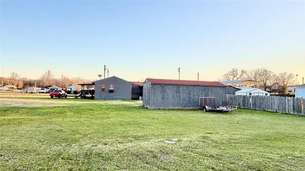 774 Holiday Village Drive, Quitman, TX 75783