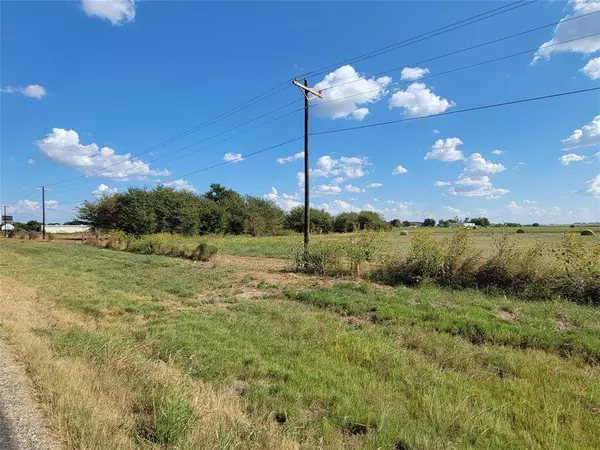 Lindsay, TX 76250,000 US 82