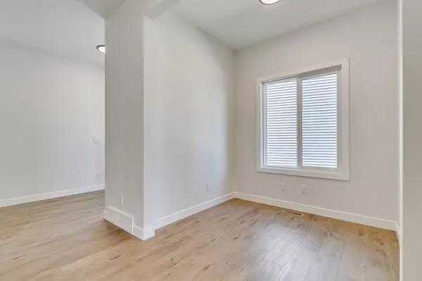 Calgary, AB T3S0M5,72 Sora TER SE