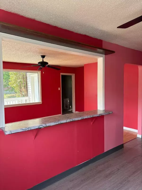 Grande Prairie, AB T8V 7G8,10403 96A ST