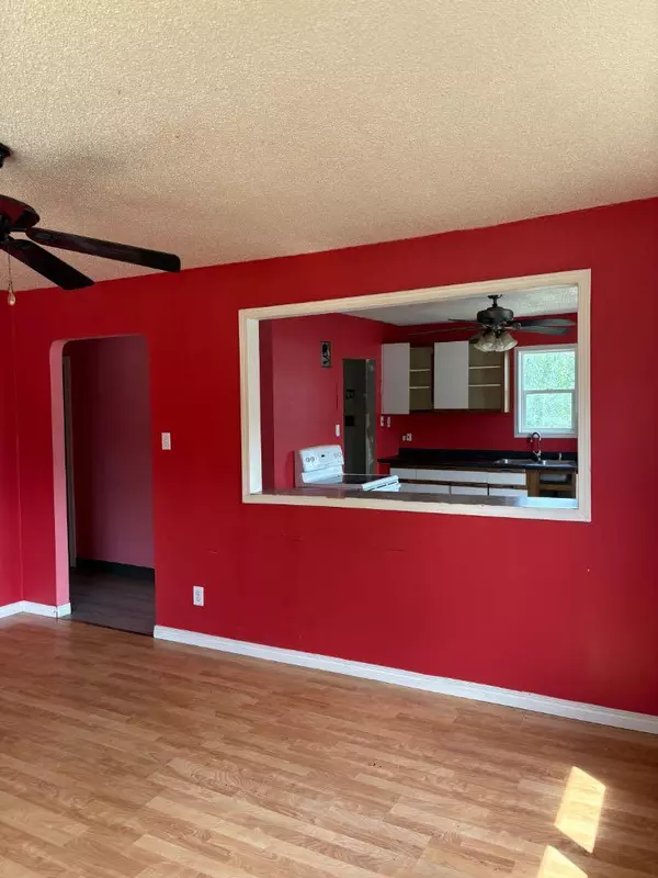 Grande Prairie, AB T8V 7G8,10403 96A ST