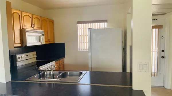 Lauderdale Lakes, FL 33313,5111 W Oakland Park Blvd #306