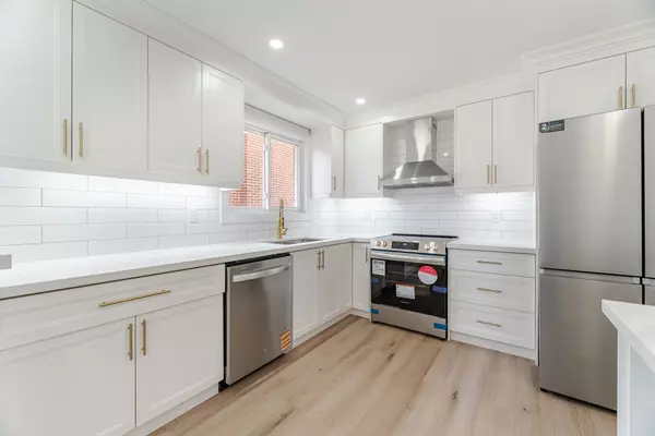 477 Fergo AVE, Mississauga, ON L5B 2J2