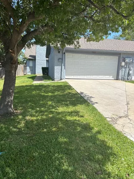 2205 Heritage Circle, Carrollton, TX 75006